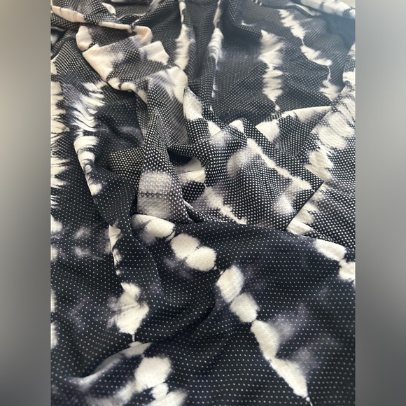 Lululemon Mens black & white tie dye Metal Vent Tech Long Sleeve Athletic - Picture 3 of 10